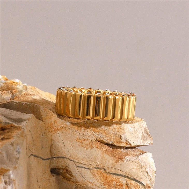 CZ Ribbed Ring